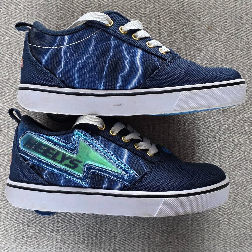 Heelys Youth Size 4 Roller Shoes Navy Blue Metallic Wheel Sneakers EUC